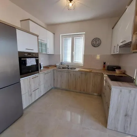 Apartment Marineri *