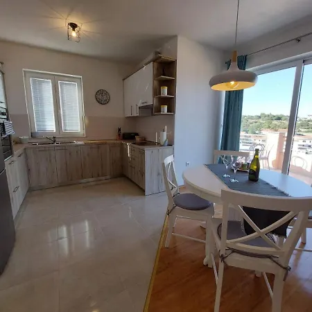Apartment Marineri *