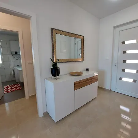 Marineri Appartement Sali