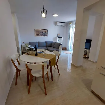 Marineri Appartement *